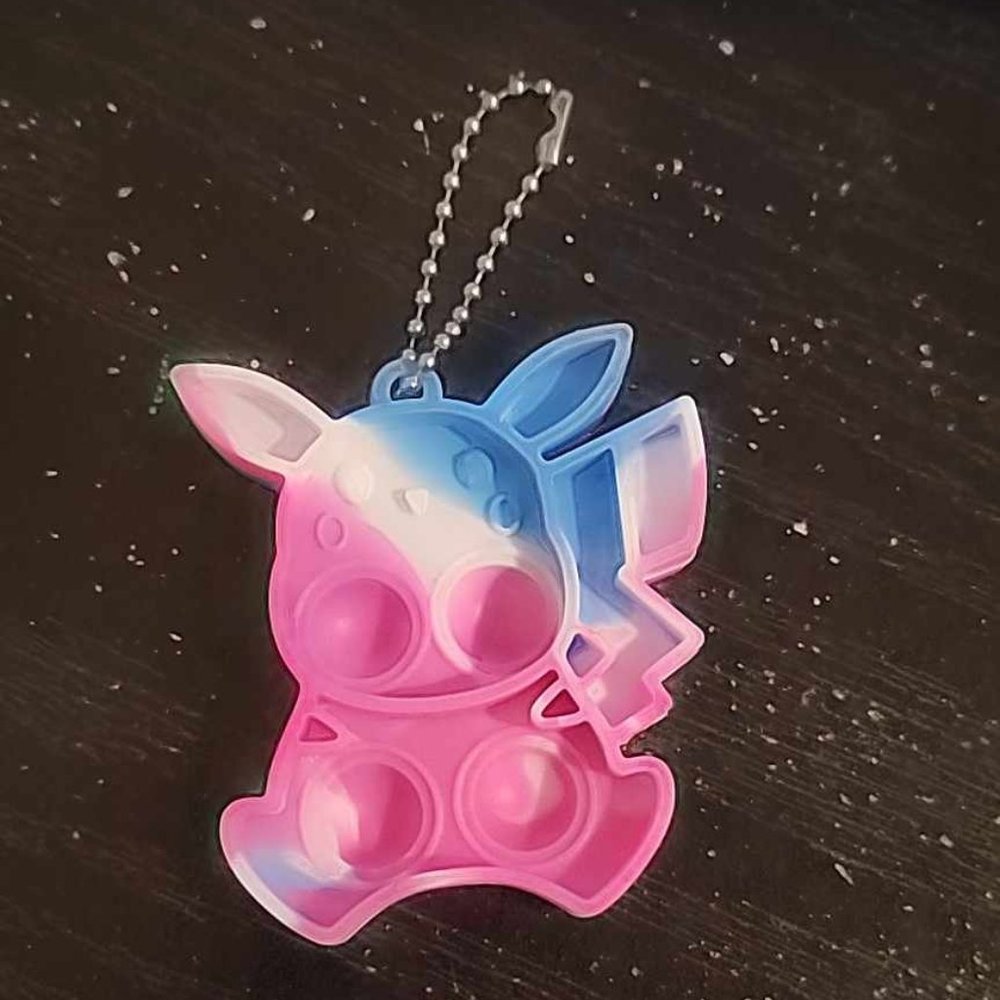 Pikachu mini pop it ( Perfect item to bundle with something else)